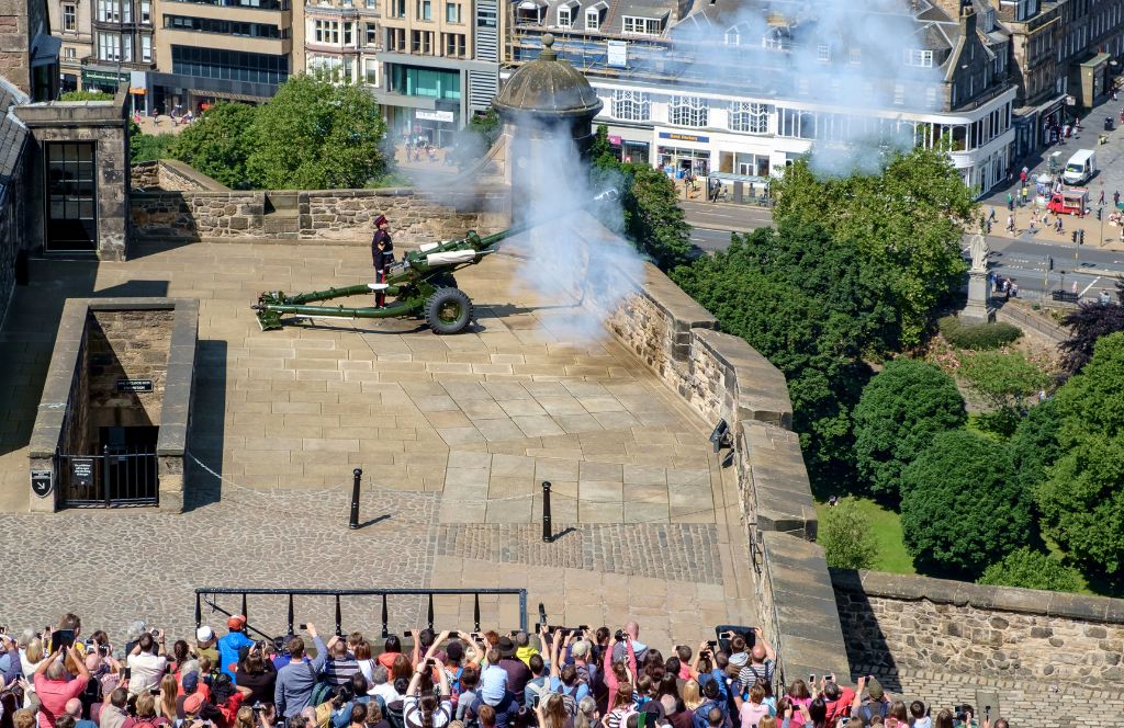 One O’Clock Gun is one of the best things to see in edinburgh for families